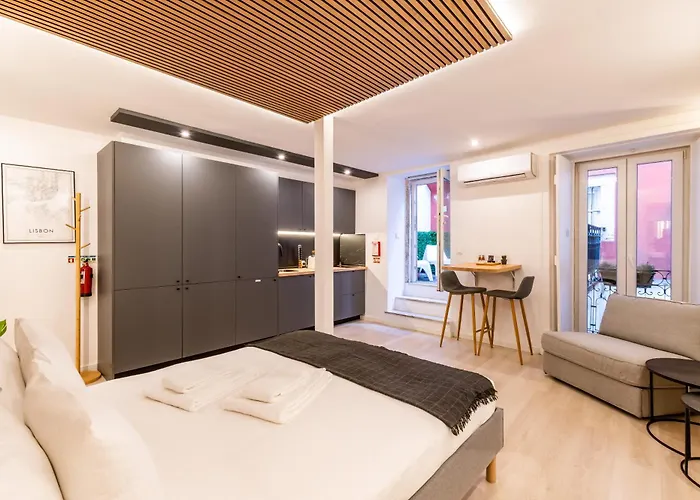 Apartament Sunlit & Patio - Prime Lizbona