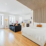 Sunlit & Patio Studios - Prime Lisbon * Lisboa