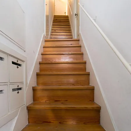Apartment Sunlit & Patio Studios - Prime Lisbon *