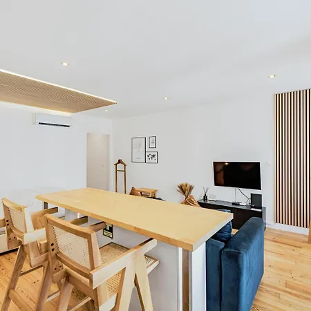 Apartment Sunlit & Patio Studios - Prime Lisbon